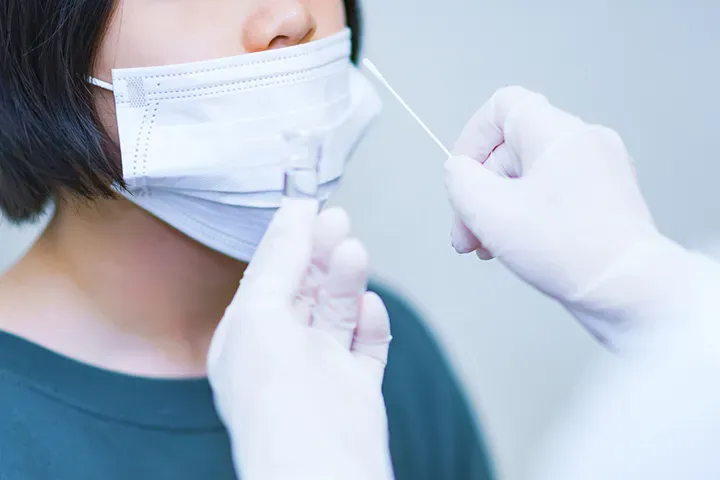 インフルエンザ検査はいつから受けられる？子どもの最適な受診タイミングを小児科医がわかりやすく解説