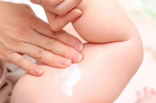 赤ちゃんのおむつかぶれの薬|市販の軟膏・クリームの選び方と塗り方、受診の目安