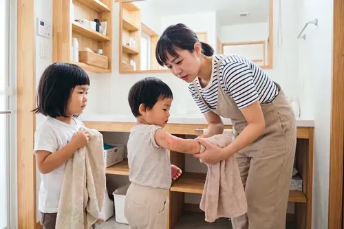 子どものとびひ、どうやってうつるの?家庭・園での感染対策と受診の目安を小児科医が解説
